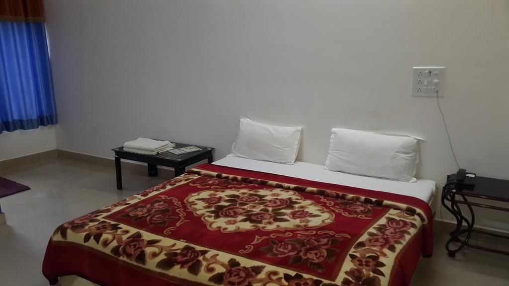 Hotel Krishna Park Resort Diu Room photo